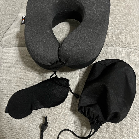 MLVOC Travel Pillow - Picture 8 of 8